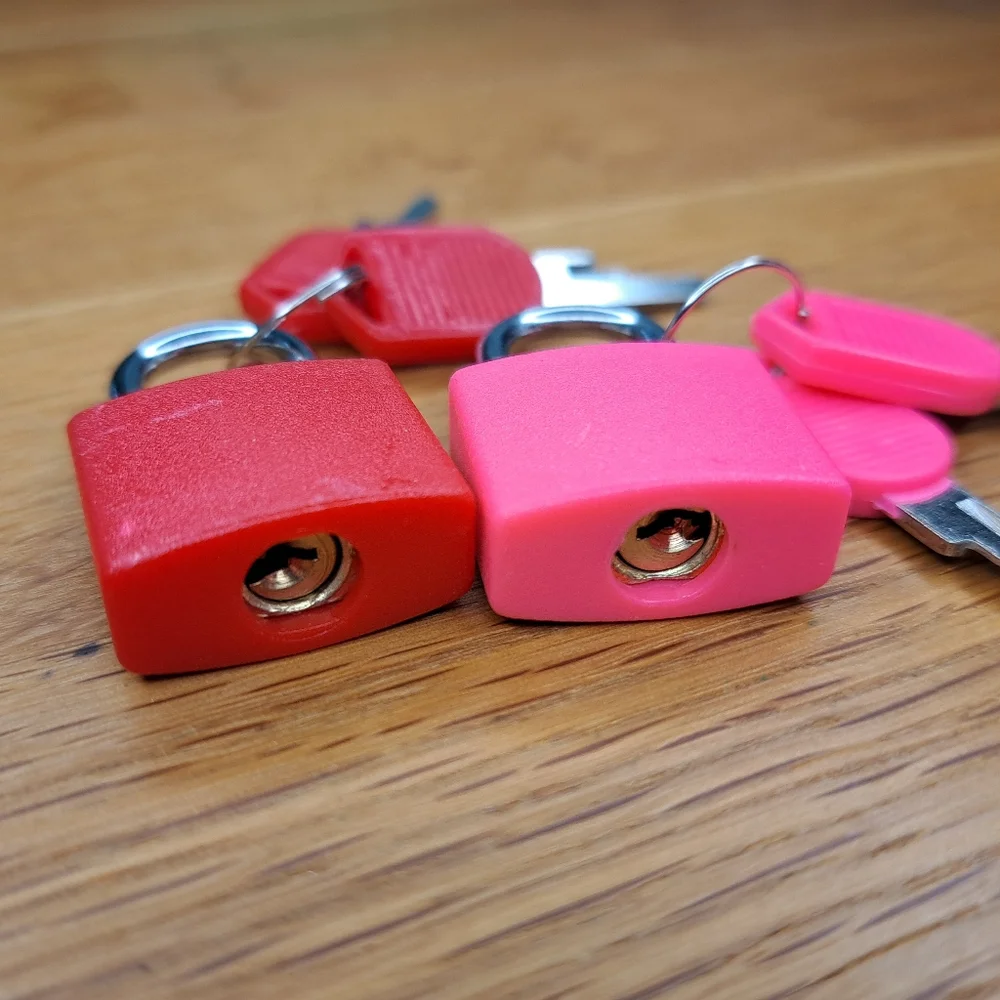 Decorative padlocks and keys 🔐❤️💗